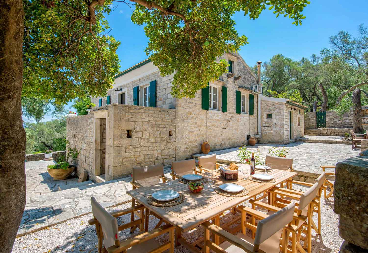 villa-paxos-old-house