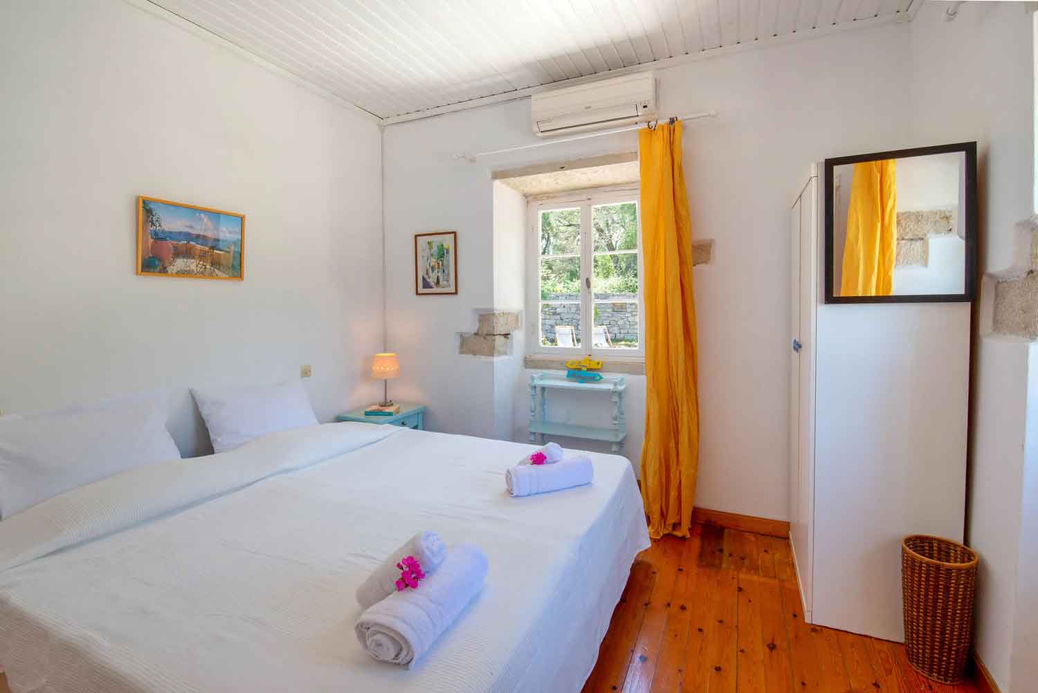 villa-paxos-olive-grove-bedroom